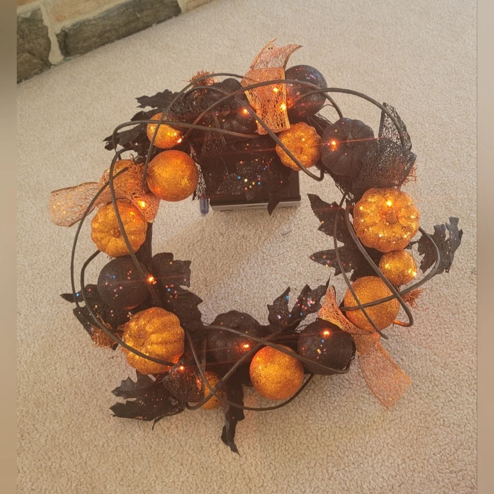 New Holiday Home LED Light up Fall Orange/Black Pumpkin Wreath HALLOWEEN